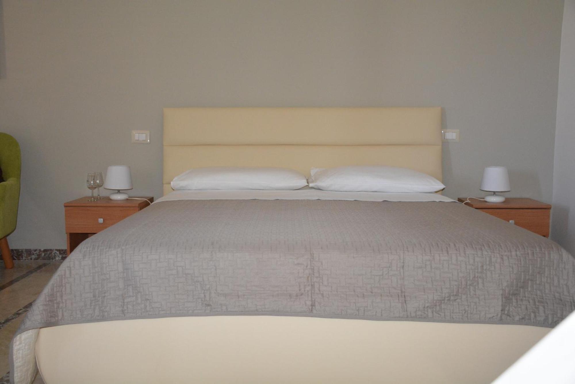 - Casa Nanu - Un Bilocale 75mq E Un Monolocale 40mq *