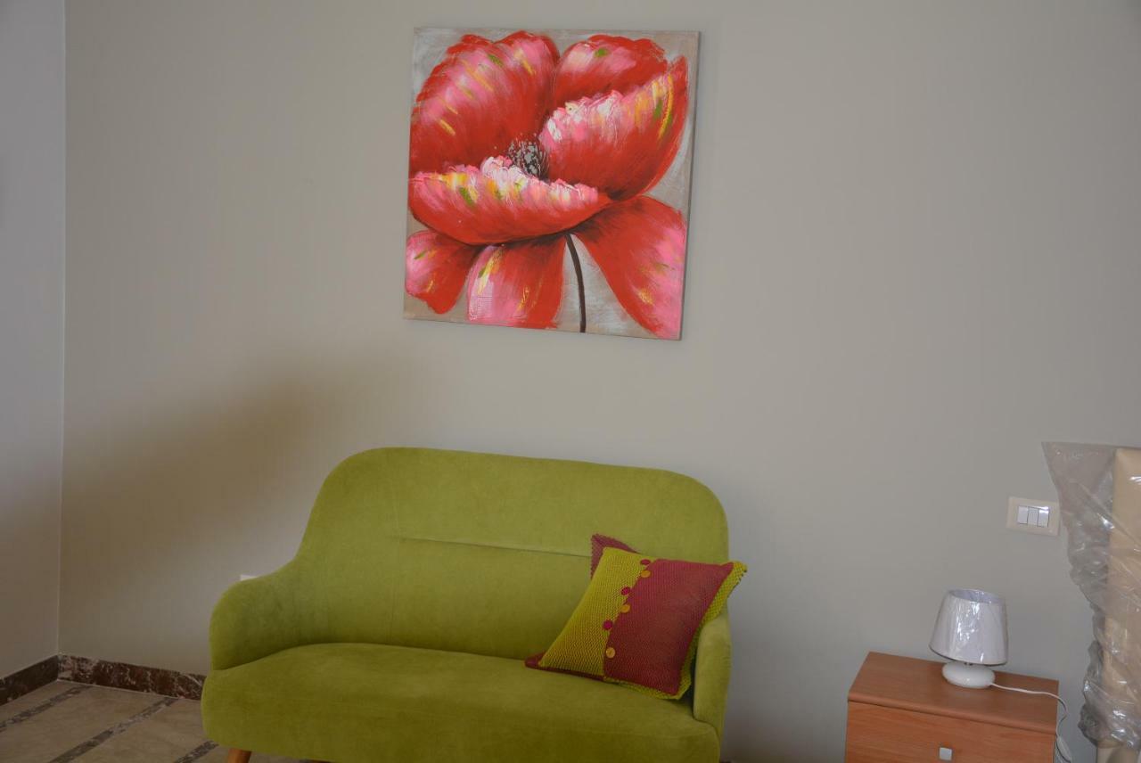Holiday home - Casa Nanu - Un Bilocale 75mq E Un Monolocale 40mq *
